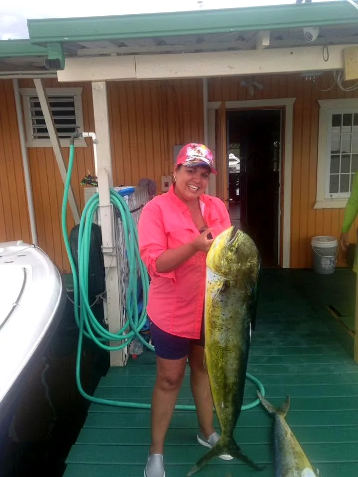 A guest with a large mahi